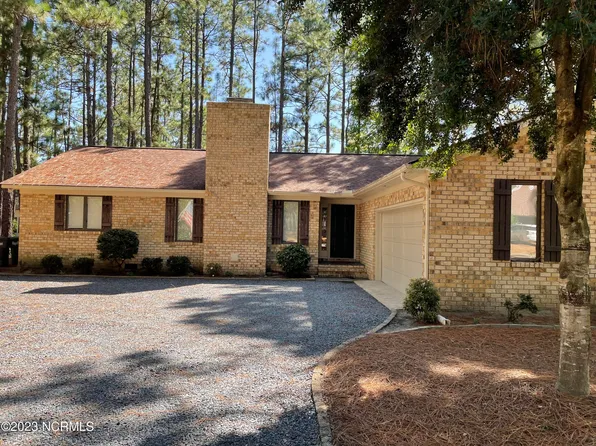 55 Salem Dr, Pinehurst, NC 28374