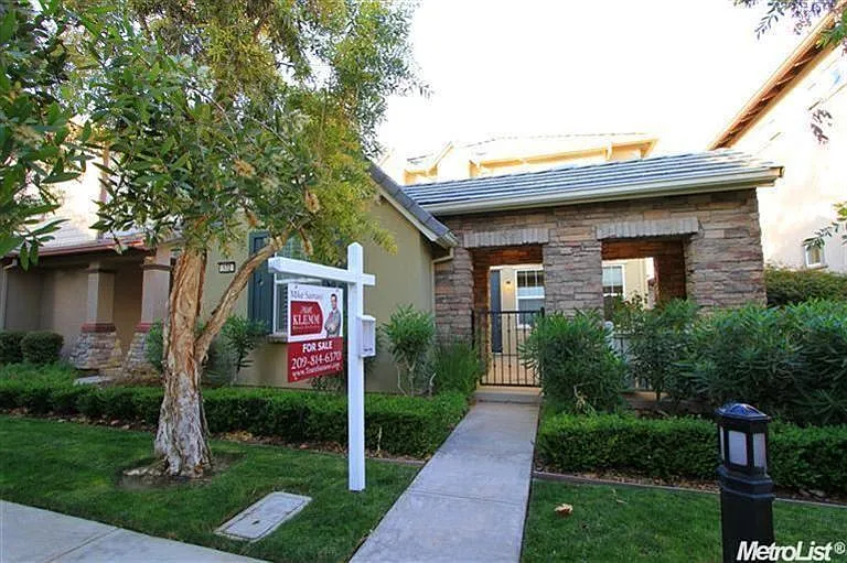 172 W Erics Way photo 1