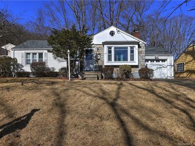 135 Englewood Drive, New Haven, CT, 06515