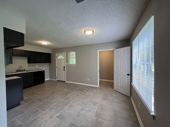 3rd image of 3516 Pryor St