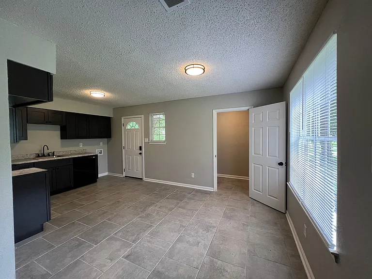 3516 Pryor St — Photo 12