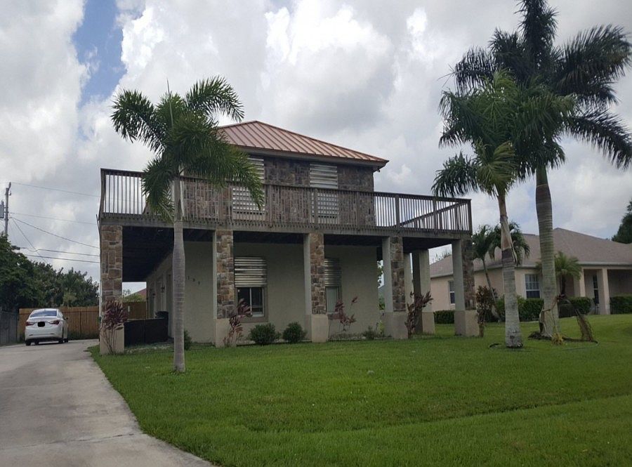 1st image of 189 SW Dalton Cir
