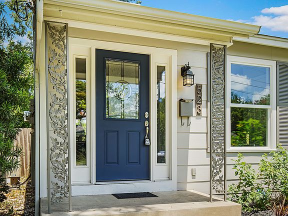 5th image of 523 N Meadowlane Dr