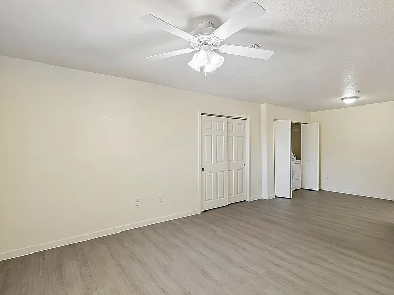 70-web-or-mls-unit D129-008