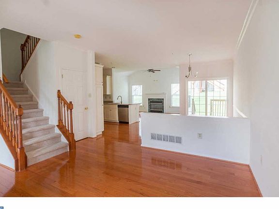 4th image of 30 Lincoln Dr