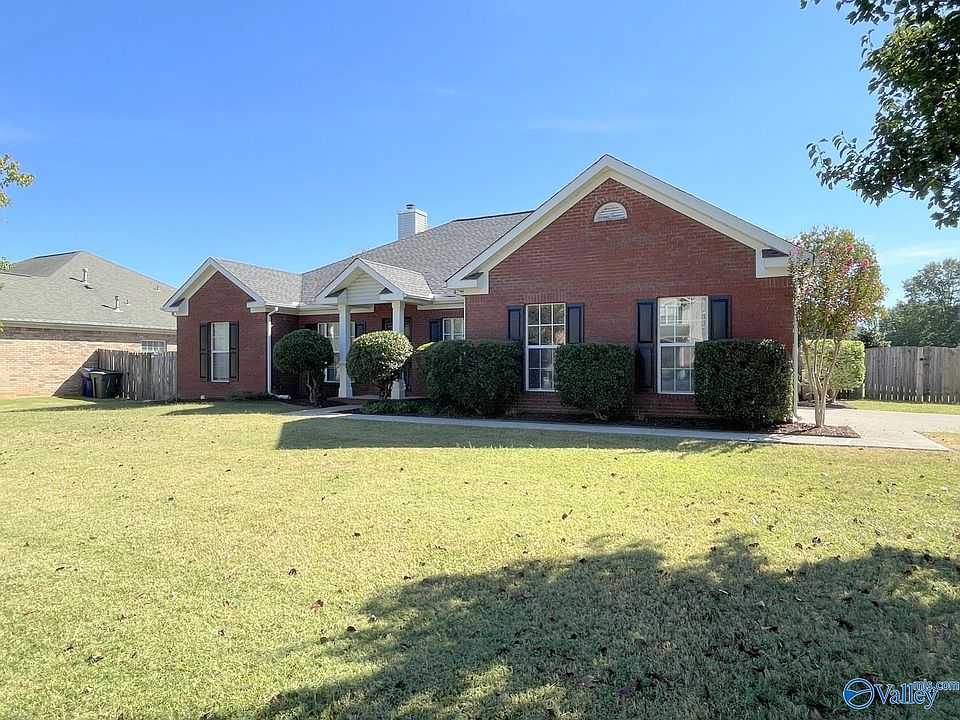 1st image of 320 Holly Springs Dr