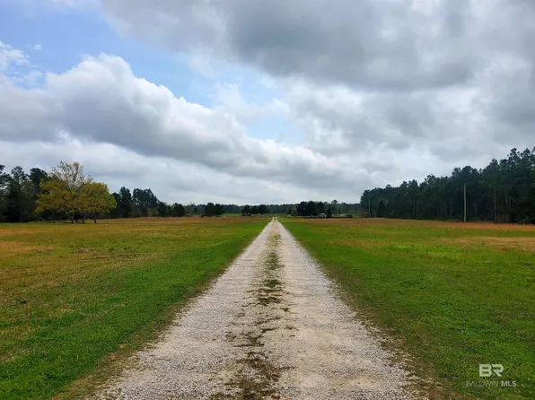 28300 Comstock Rd, Elberta, AL 36530