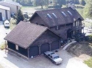 10310 Willow Lakes Rd, Harvard, IL 60033