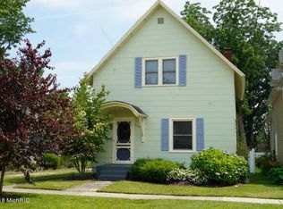 110 Monroe St, South Haven, MI 49090