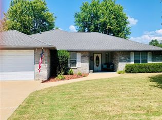 1003 E Dyke Rd, Rogers, AR 72758
