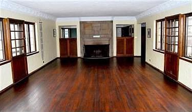 4th image of 3105 Van Aken Blvd