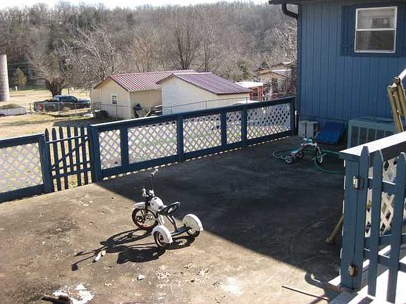 3rd image of 104 Elkhorn Ln
