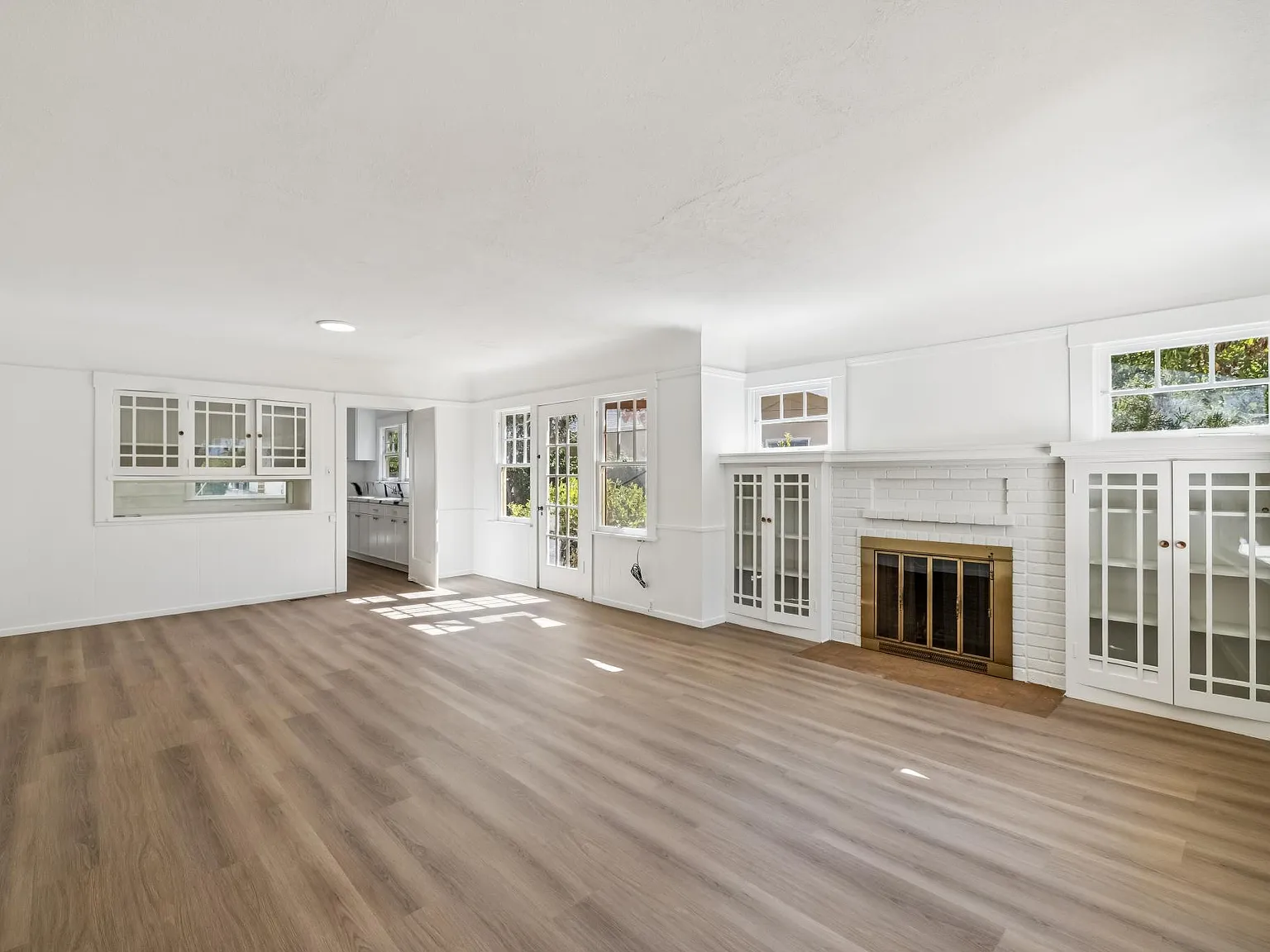 3 bed, 1412 sqft, $6,900 — Photo 3