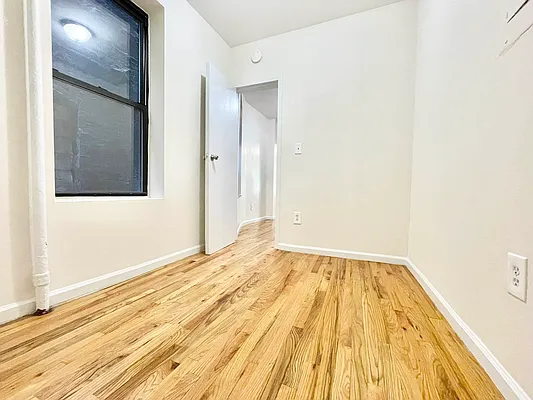 Rented by HOLTON REAL ESTATE INC. | media 18