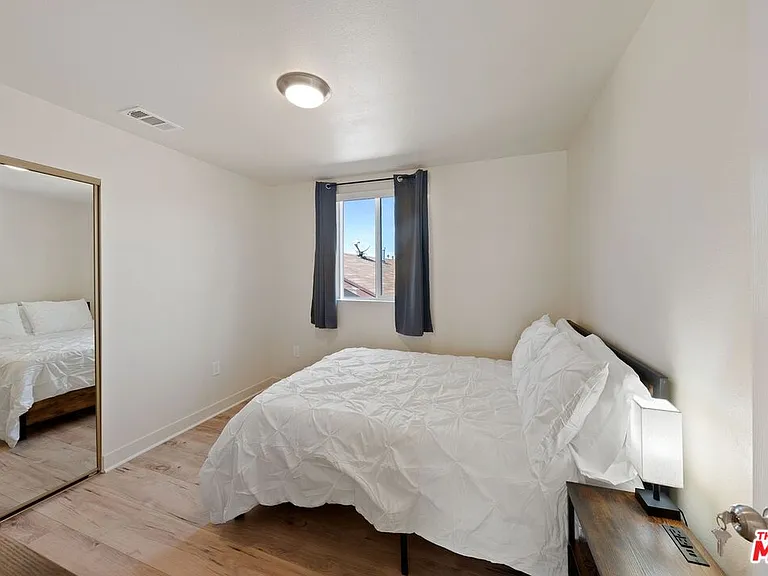 5912 S Flower St — Photo 52