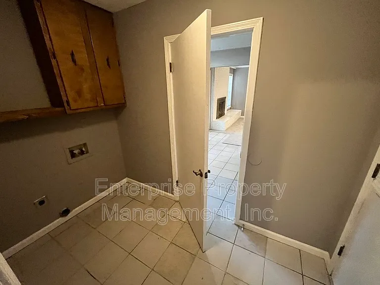 6124 Chinaberry Dr — Photo 12