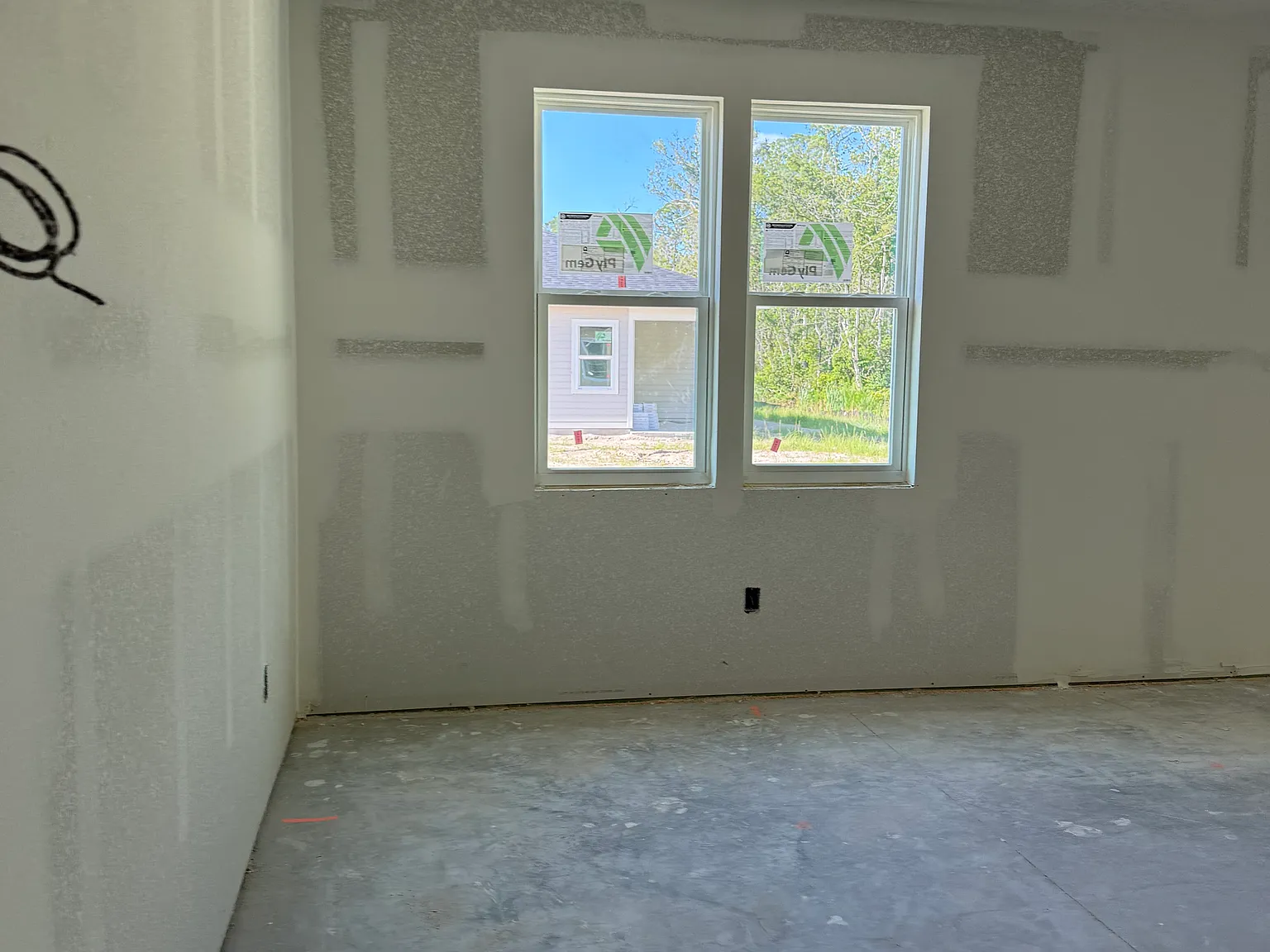 4 bed, 2070 sqft, $2,990 — Photo 3