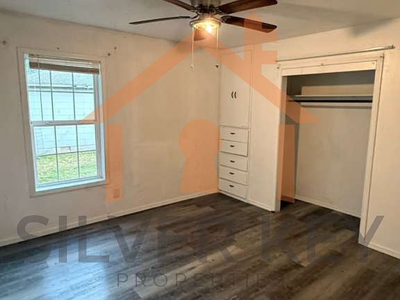 4th image of 1410 SW 6th St APT 5