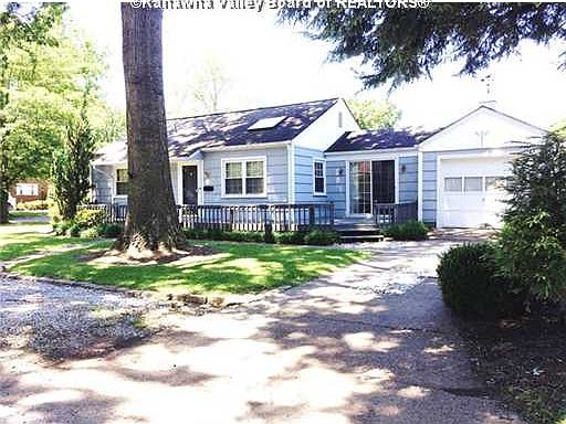 2nd image of 407 43rd St SE
