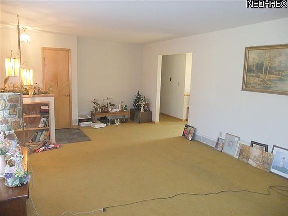3rd image of 3202 Calderwood Dr