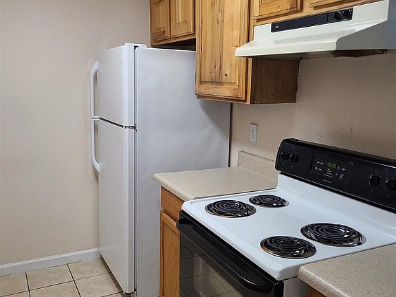 4th image of 1608 Green Briar Pkwy APT 4