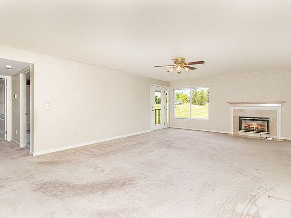 4th image of 1600 Ashley Ct APT 201