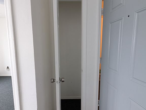 4th image of 528 Beach 32 St #3
