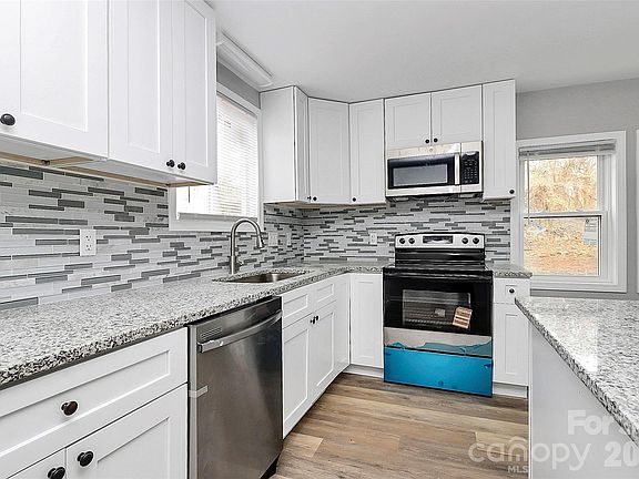 4th image of 55 Dunn St