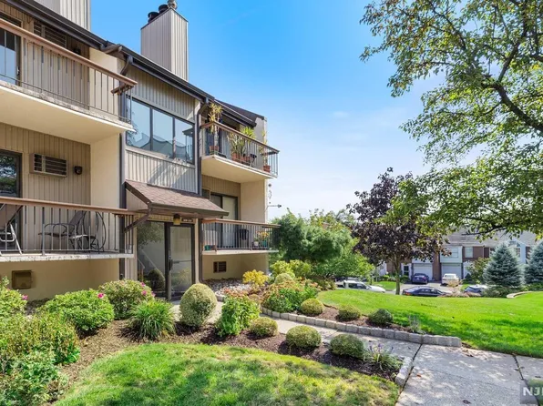 110 W Ridge Mews #110, Wood Ridge, NJ 07075