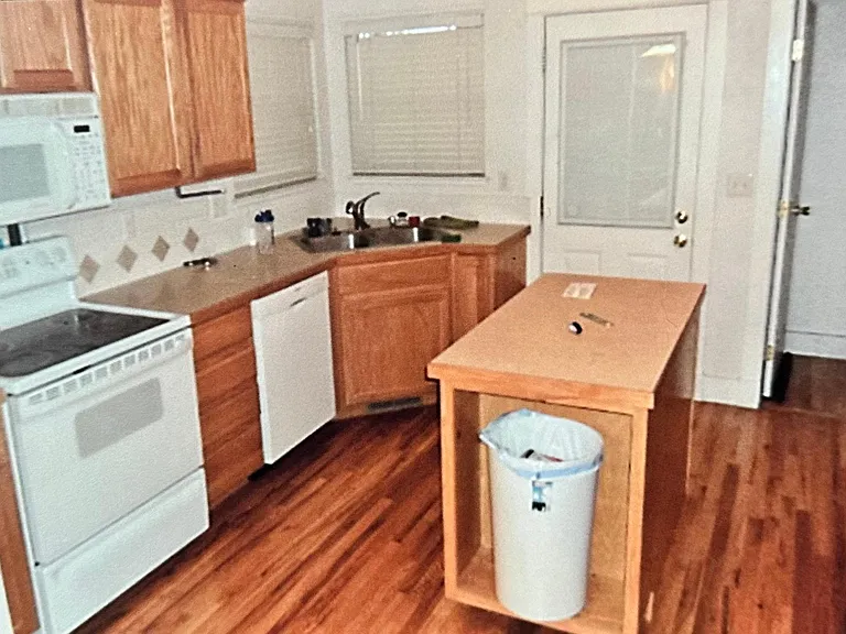 2529 W Plum St — Photo 4