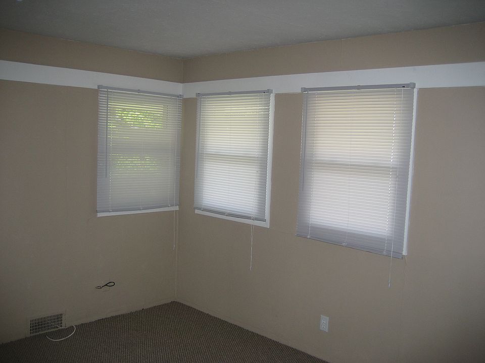 2nd image of 825 S 37th Ave APT 3