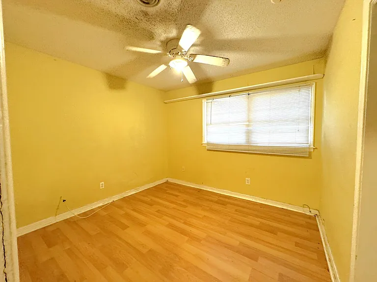 654 Ynestra Dr — Photo 10