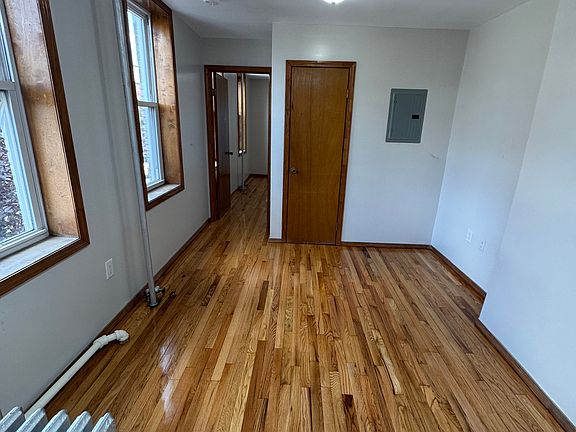 2nd image of 6002 Broadway #B2