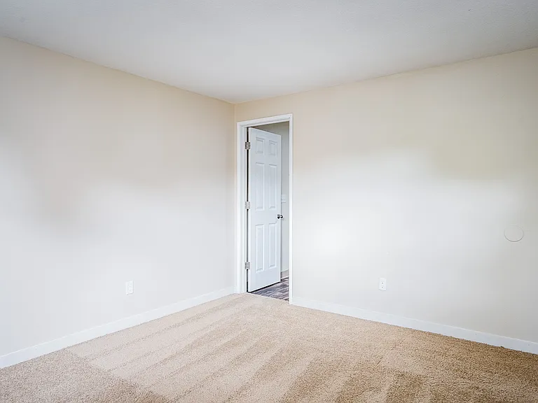 Amber Court Apartments — Photo 22