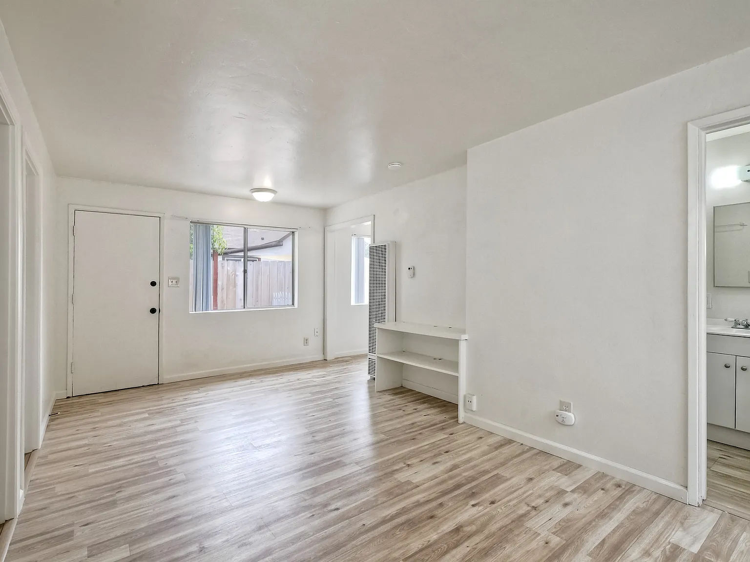 209 Surfrider Way - Unit E — Photo 4