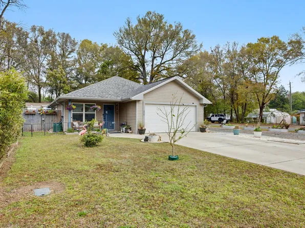276 E Elm Ave, Crestview, FL 32536