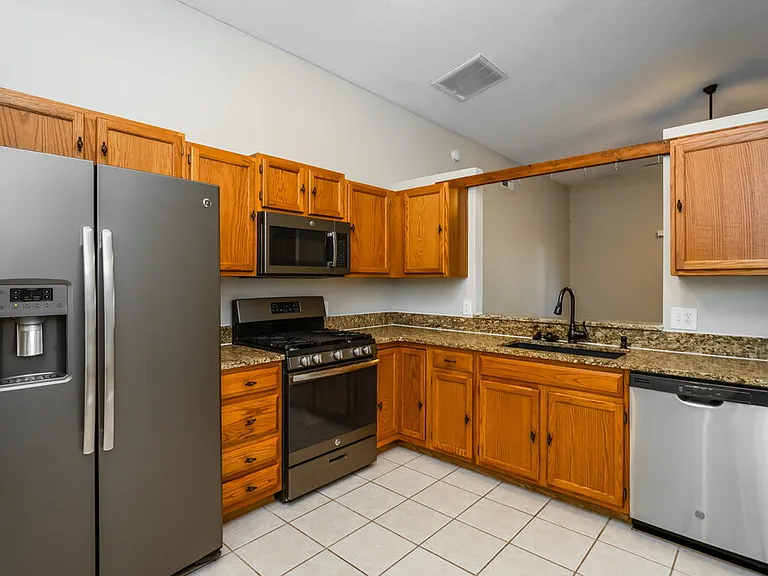 4166 Shadow Creek Cir — Photo 8