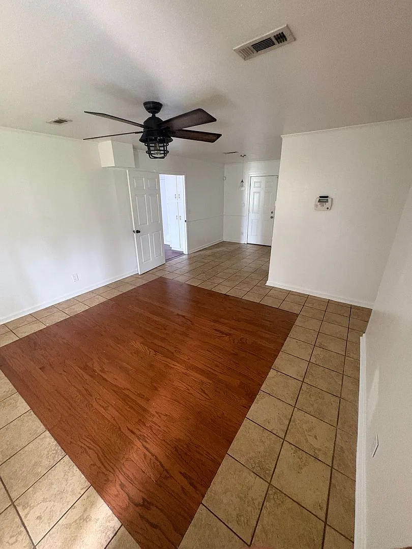 320 Ray Ave. — Photo 2