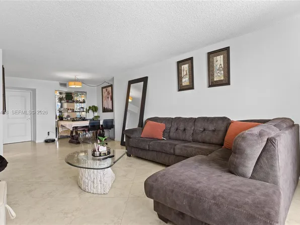 100 Bayview Dr APT 307, Sunny Isles Beach, FL 33160