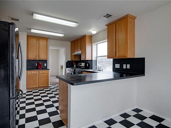 3rd image of 7509 Fossil Hill Dr