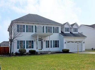 7057 Marigold Dr, North Tonawanda, NY 14120