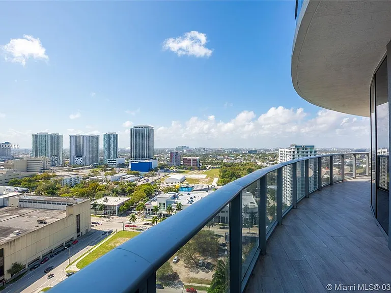 488 NE 18th St #2200 — Photo 15