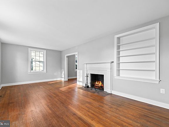 4th image of 711 Mary Ball St