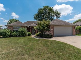 300 Coopers Farm Rd, Centerton, AR 72719