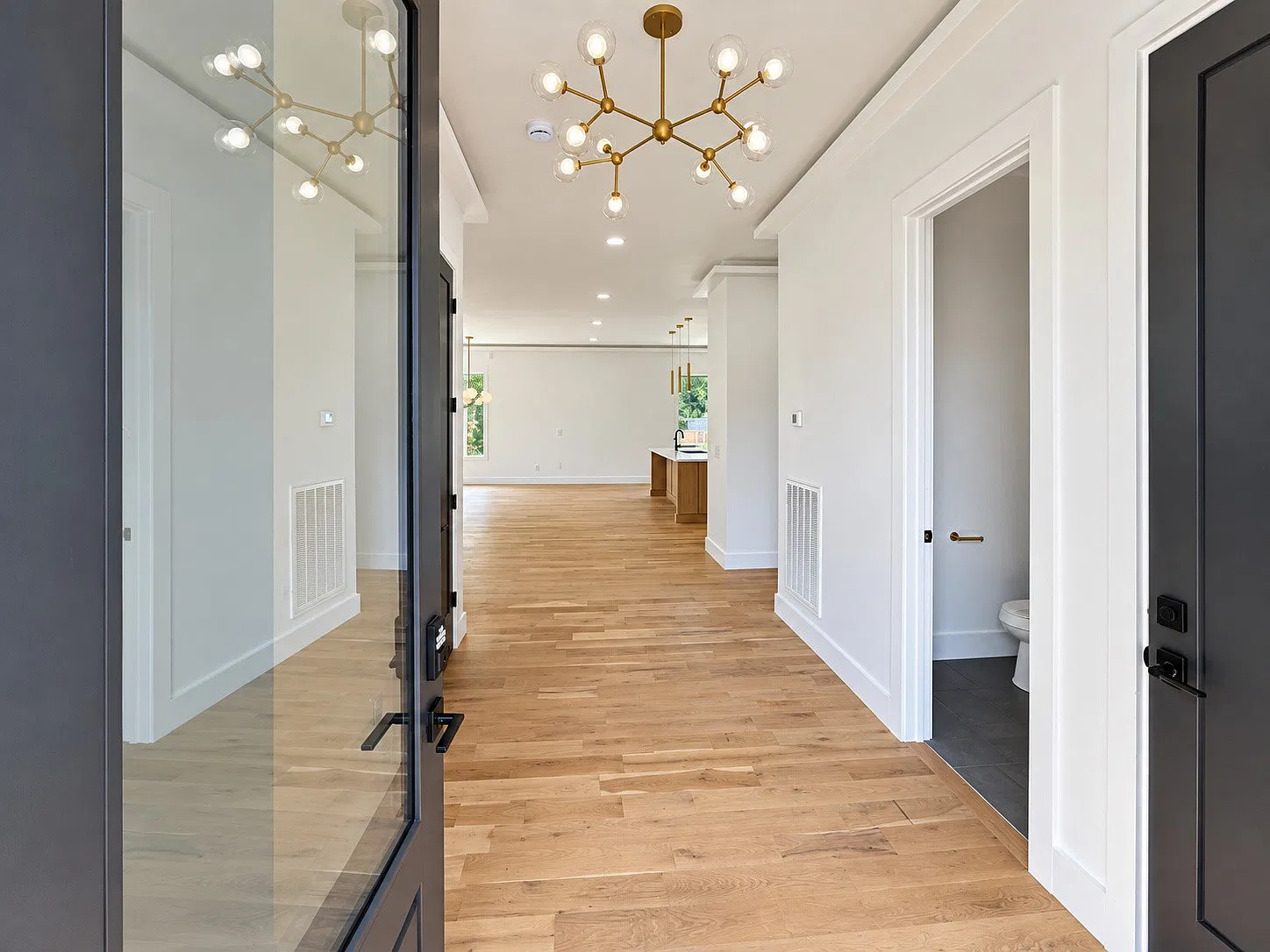 4 bed, 3837 sqft, $6,000 — Photo 4