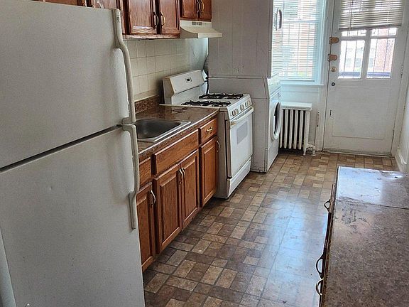5th image of 449 Manor Pl NW APT 1