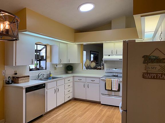 Eat in Kitchen