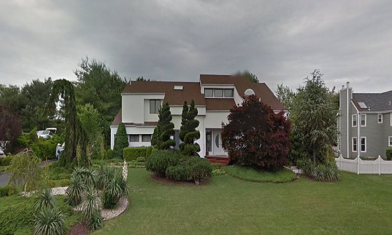 1st image of 30 Hallock Meadow Dr