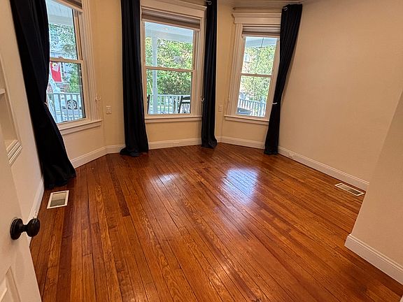 5th image of 70 Edgewood Ave Floor 1