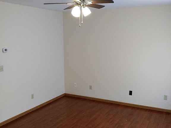 3rd image of 403 Prairie Hills Ct